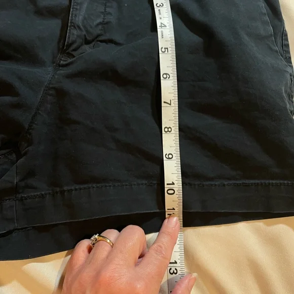 Old Navy Black Shorts, Size‎ 4 - Picture 7 of 8